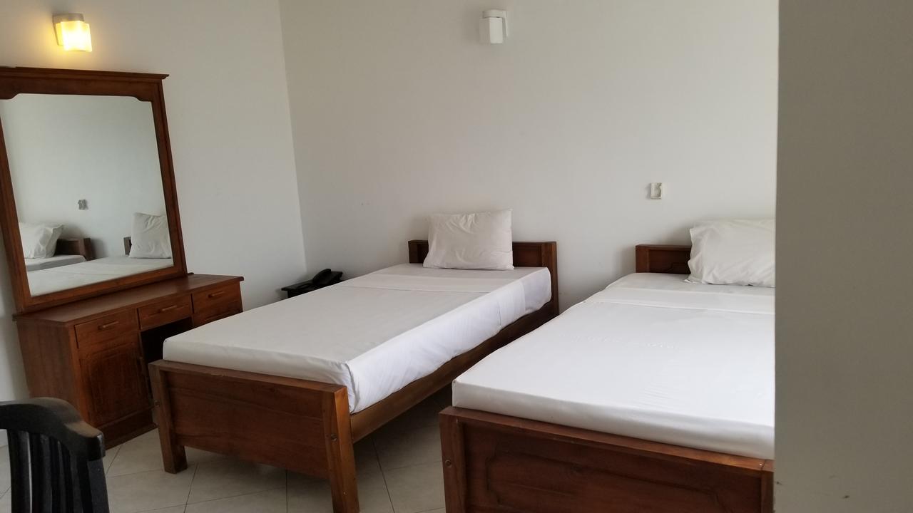 Hotel Heights 3*